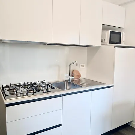 Apartman Liana Garden 1 *
